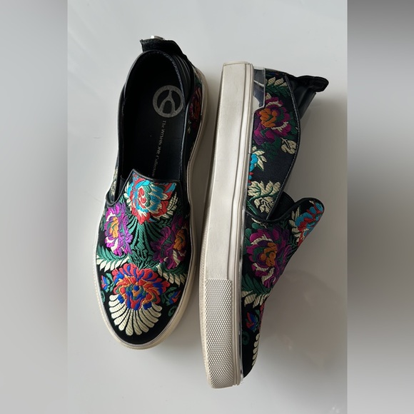 Wishbone Embroidered Slip On Sneaker - Picture 4 of 5